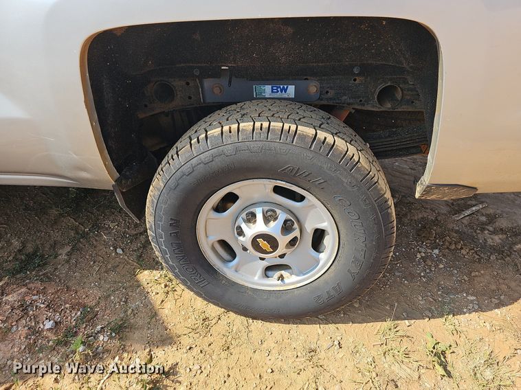 image for item LW9738 2018 Chevrolet Silverado  Crew Cab pickup truck