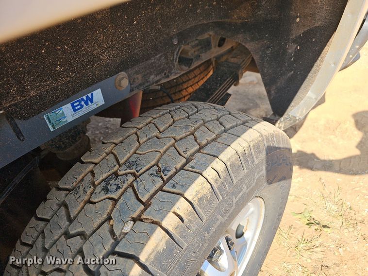 image for item LW9738 2018 Chevrolet Silverado  Crew Cab pickup truck