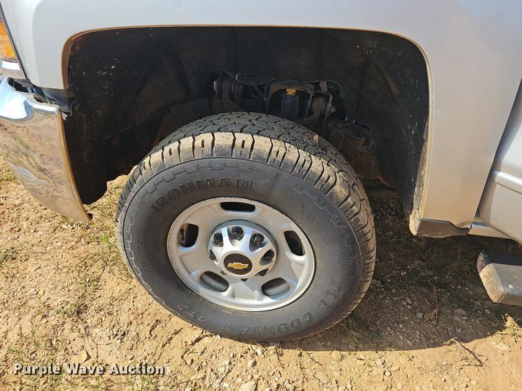 image for item LW9738 2018 Chevrolet Silverado  Crew Cab pickup truck