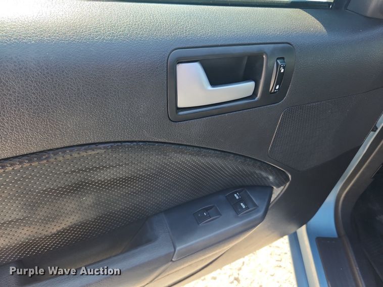 image for item LX9700 2006 Ford Mustang GT  convertible