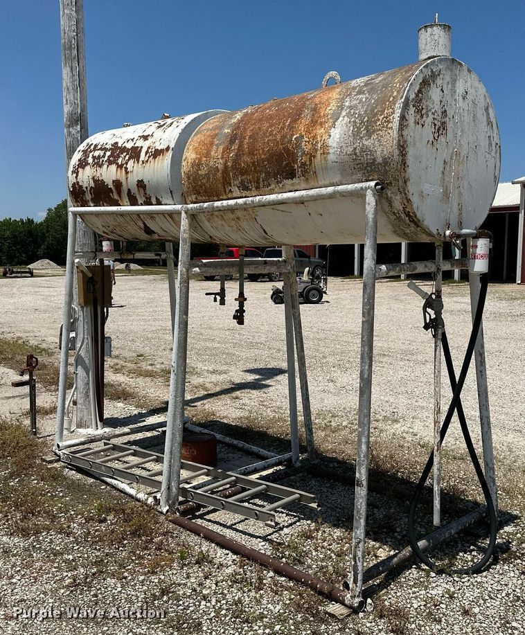 image for item MB9571 (2) fuel tanks