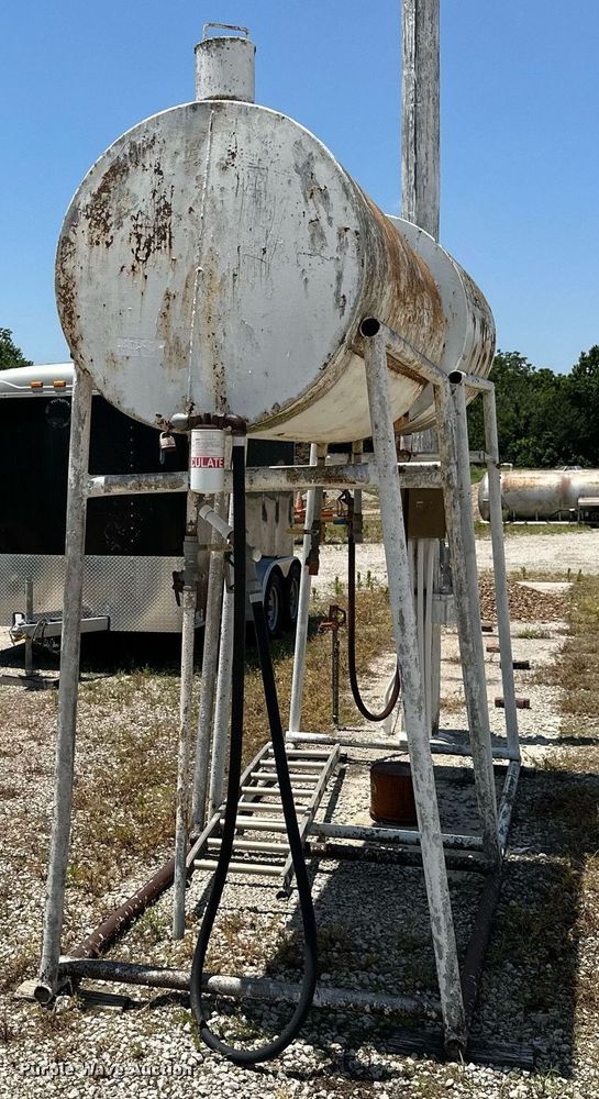 image for item MB9571 (2) fuel tanks