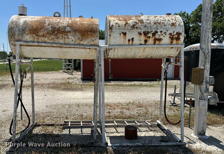 image for item MB9571 (2) fuel tanks