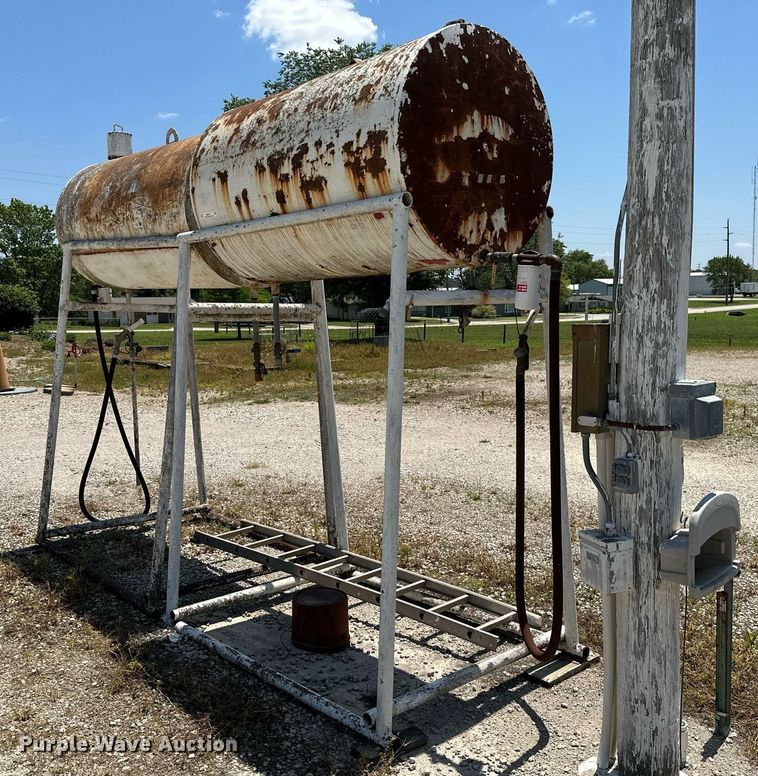 image for item MB9571 (2) fuel tanks