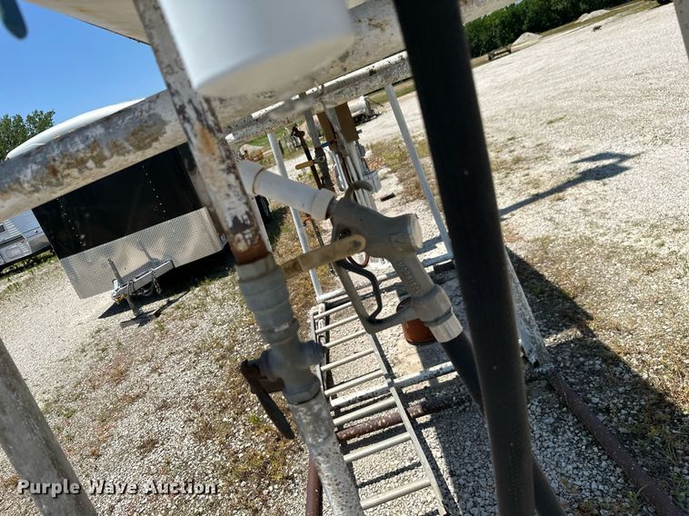 image for item MB9571 (2) fuel tanks