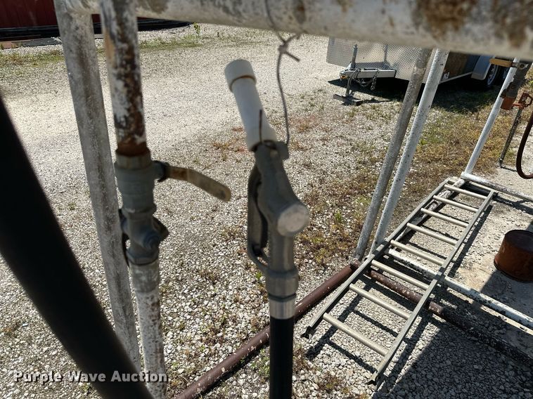 image for item MB9571 (2) fuel tanks