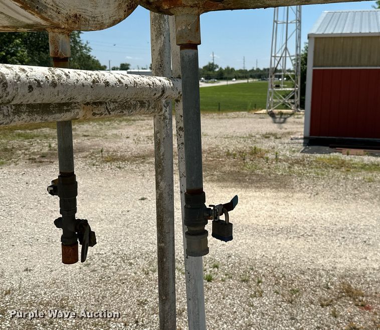 image for item MB9571 (2) fuel tanks