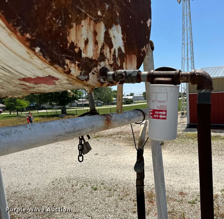 image for item MB9571 (2) fuel tanks