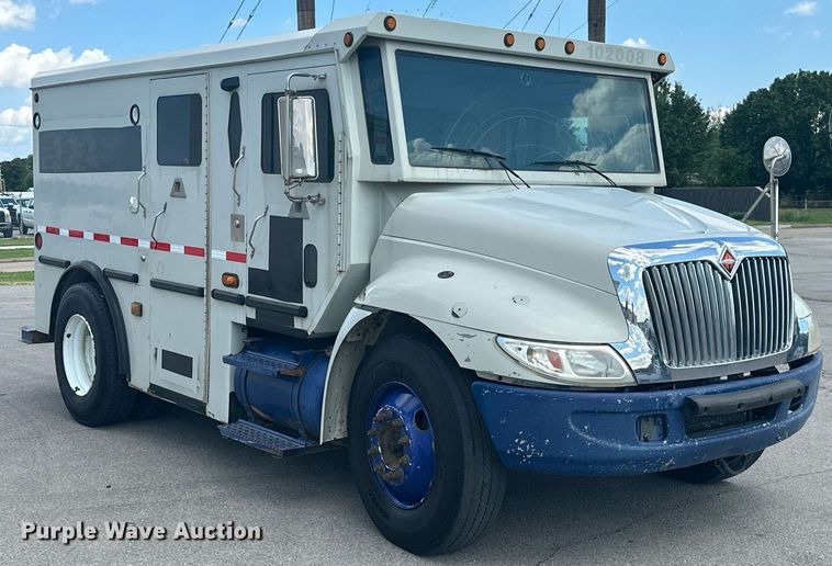 image for item MB9618 2010 International 4300  armored truck