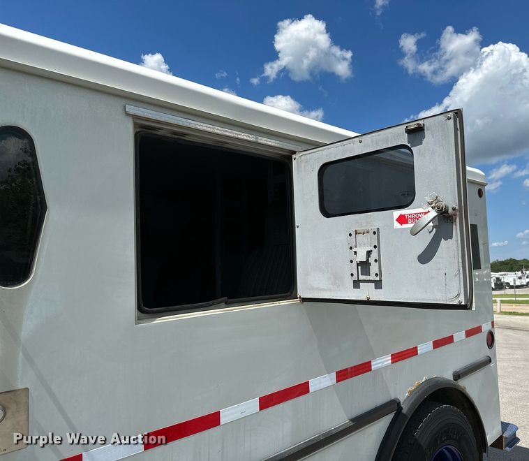image for item MB9618 2010 International 4300  armored truck