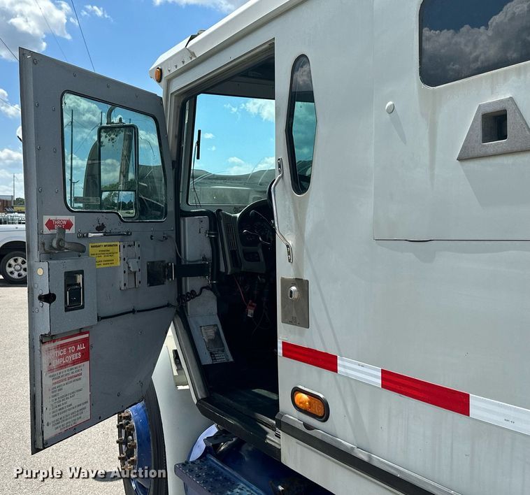 image for item MB9618 2010 International 4300  armored truck