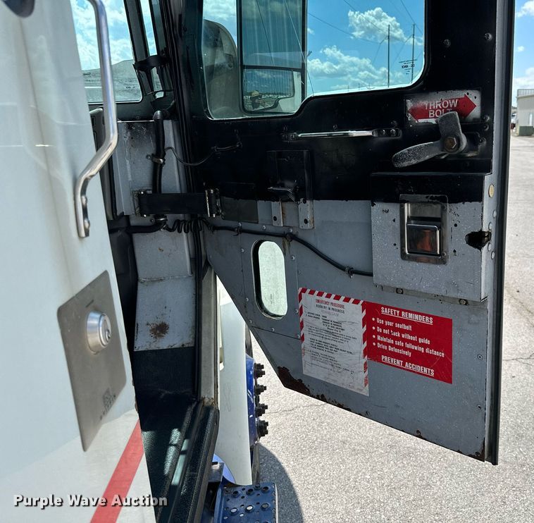 image for item MB9618 2010 International 4300  armored truck