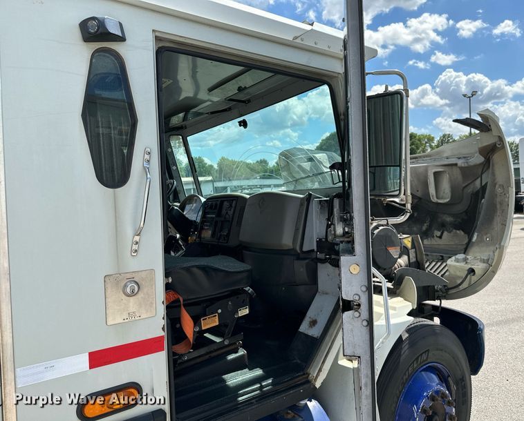 image for item MB9618 2010 International 4300  armored truck