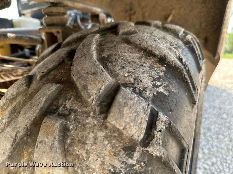 image for item MB9650 2011 Kubota RTV1100  utility vehicle