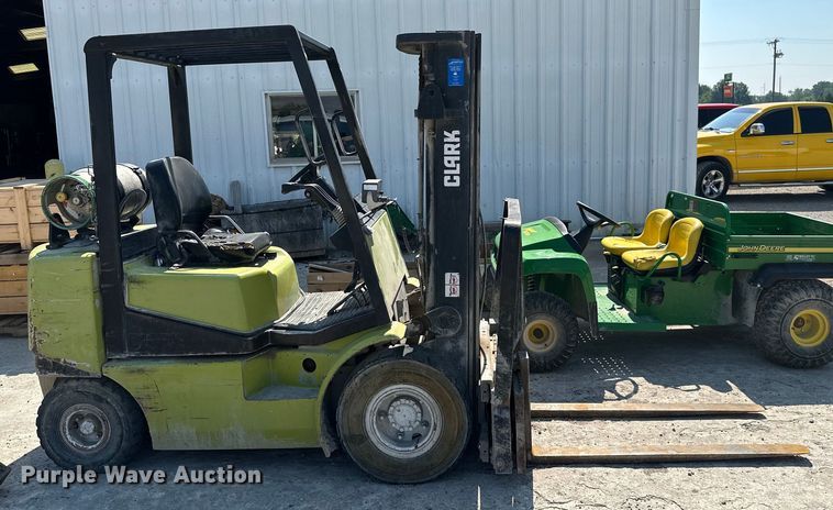 image for item MB9655 Clark CGP25  forklift