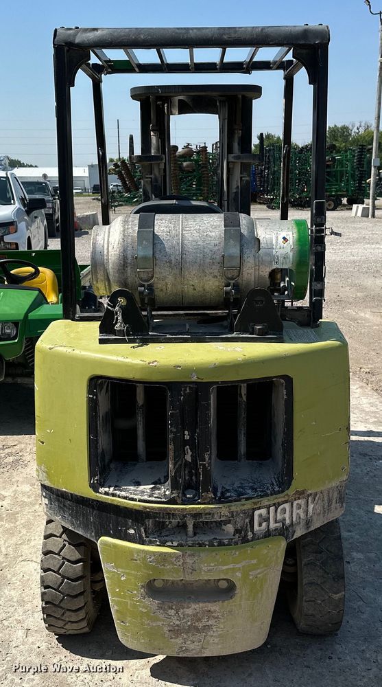 image for item MB9655 Clark CGP25  forklift