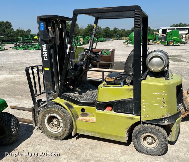 image for item MB9655 Clark CGP25  forklift