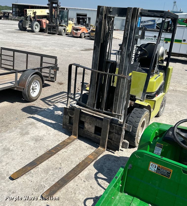 image for item MB9655 Clark CGP25  forklift