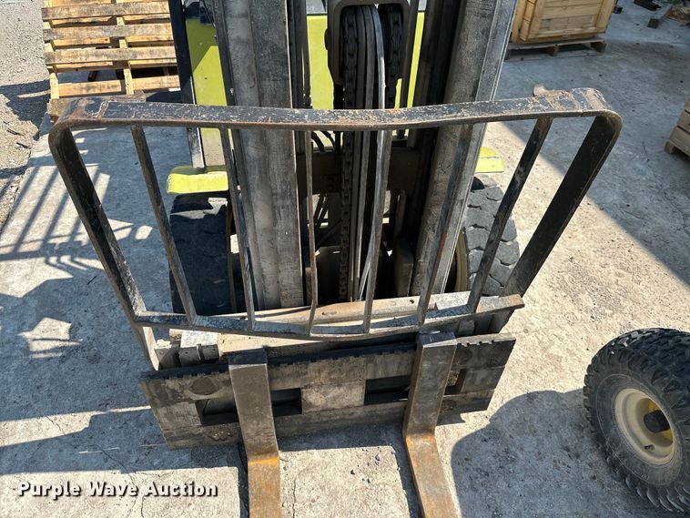 image for item MB9655 Clark CGP25  forklift