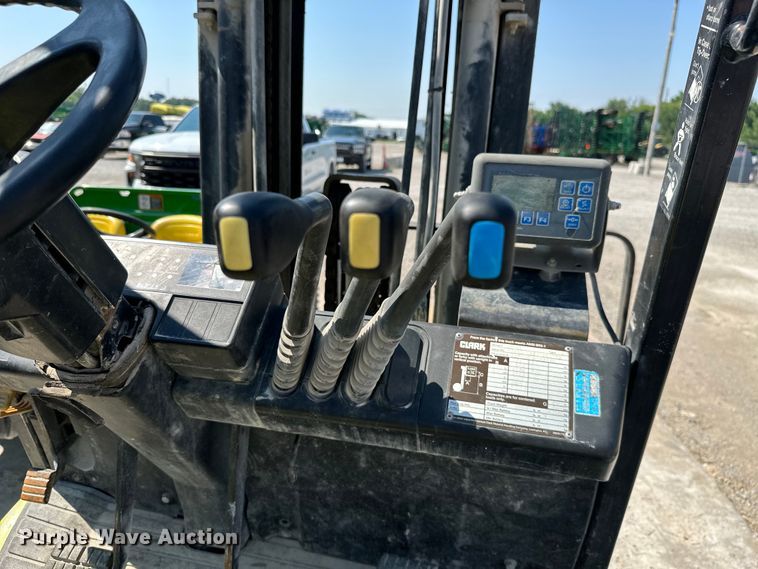 image for item MB9655 Clark CGP25  forklift