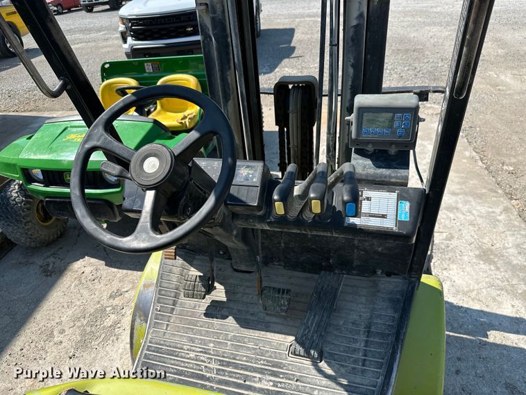 image for item MB9655 Clark CGP25  forklift