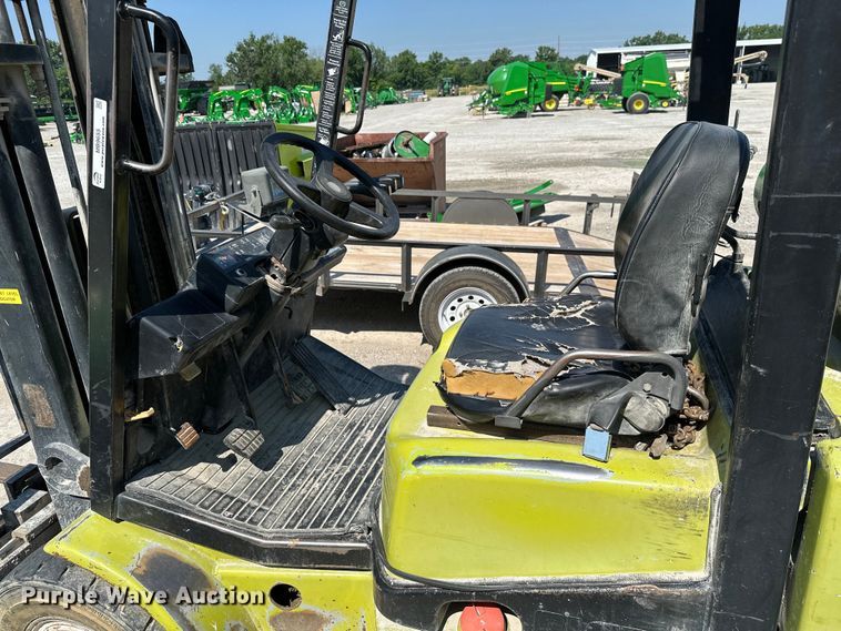 image for item MB9655 Clark CGP25  forklift