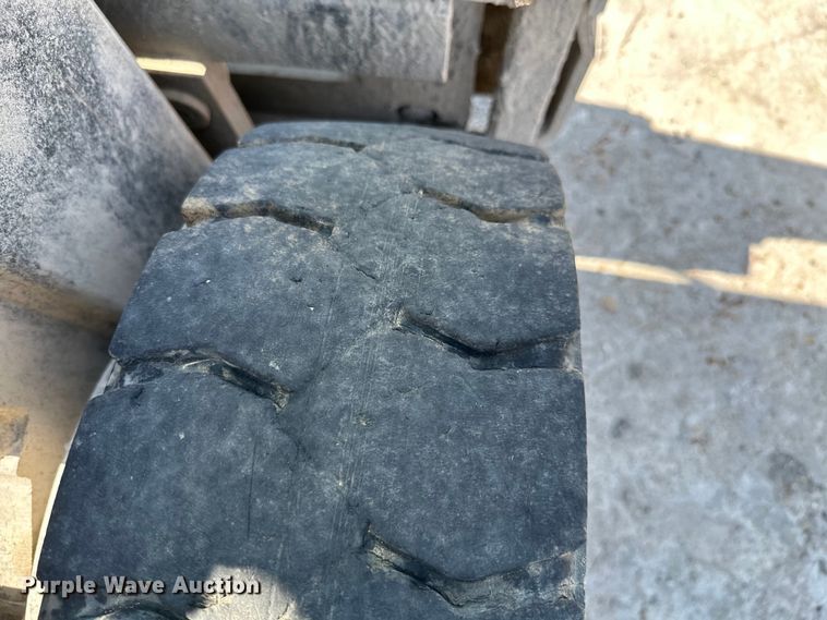 image for item MB9655 Clark CGP25  forklift