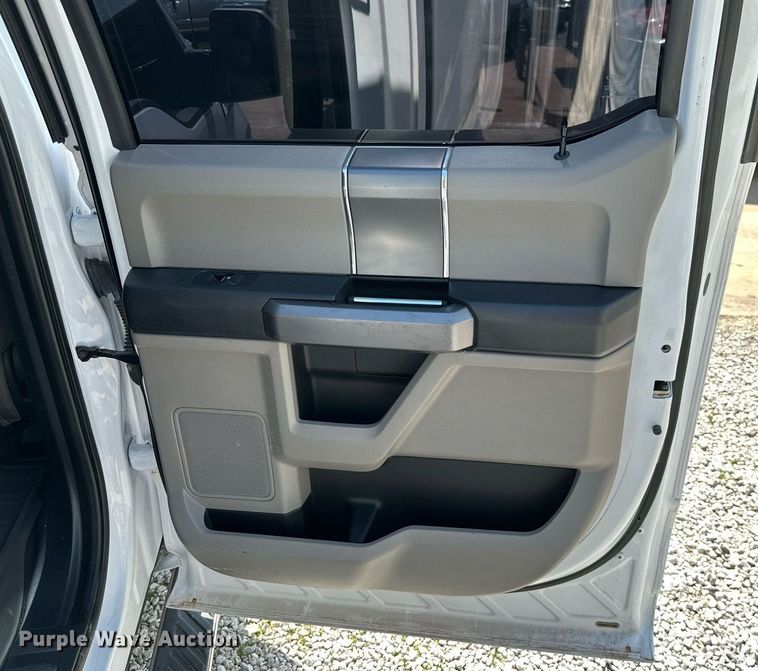 image for item MB9677 2019 Ford F150  SuperCrew pickup truck