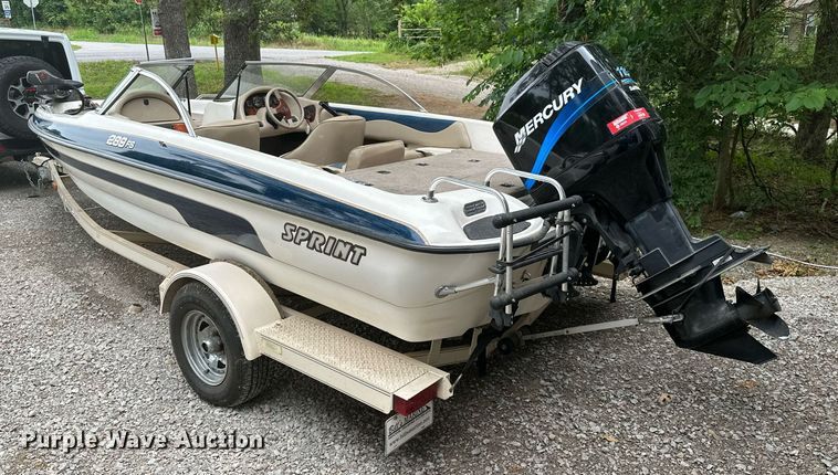image for item MB9685 2001 Sprint 289FS  boat