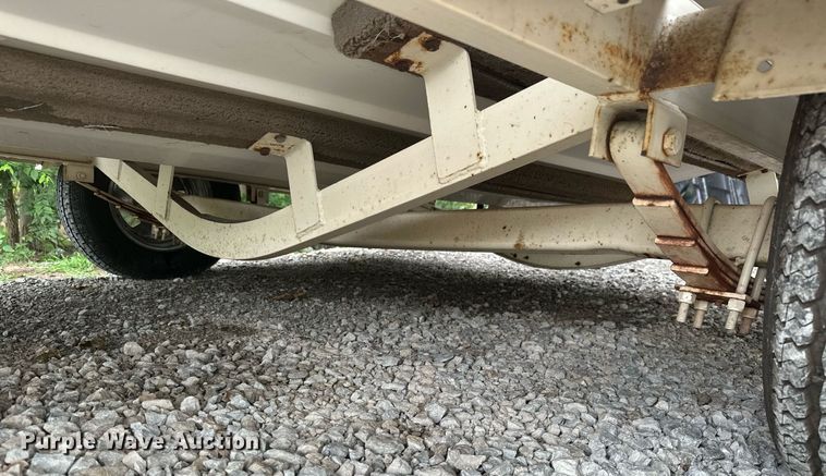 image for item MB9685 2001 Sprint 289FS  boat