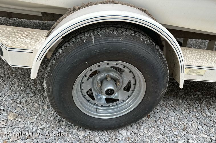 image for item MB9685 2001 Sprint 289FS  boat