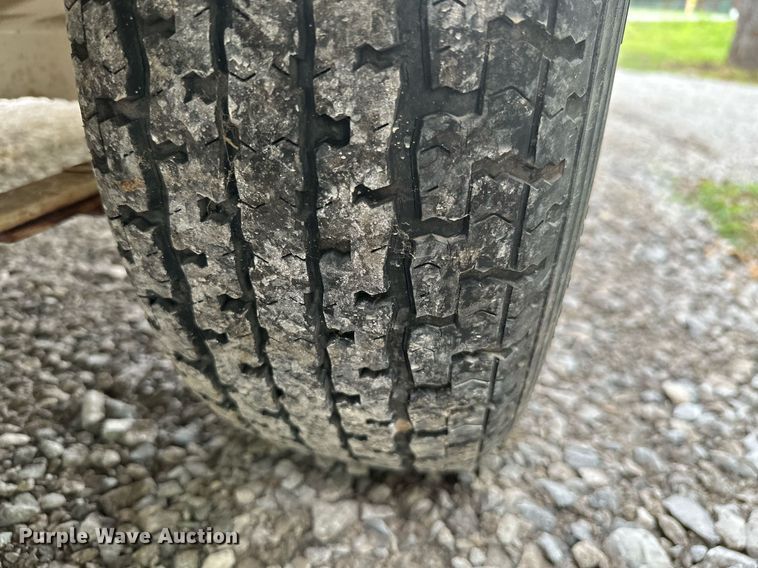 image for item MB9685 2001 Sprint 289FS  boat