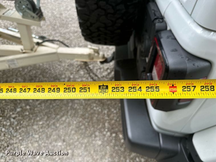 image for item MB9685 2001 Sprint 289FS  boat