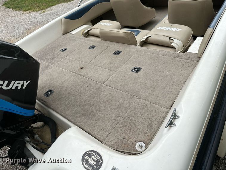 image for item MB9685 2001 Sprint 289FS  boat