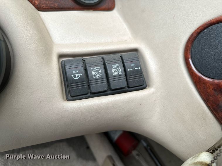 image for item MB9685 2001 Sprint 289FS  boat