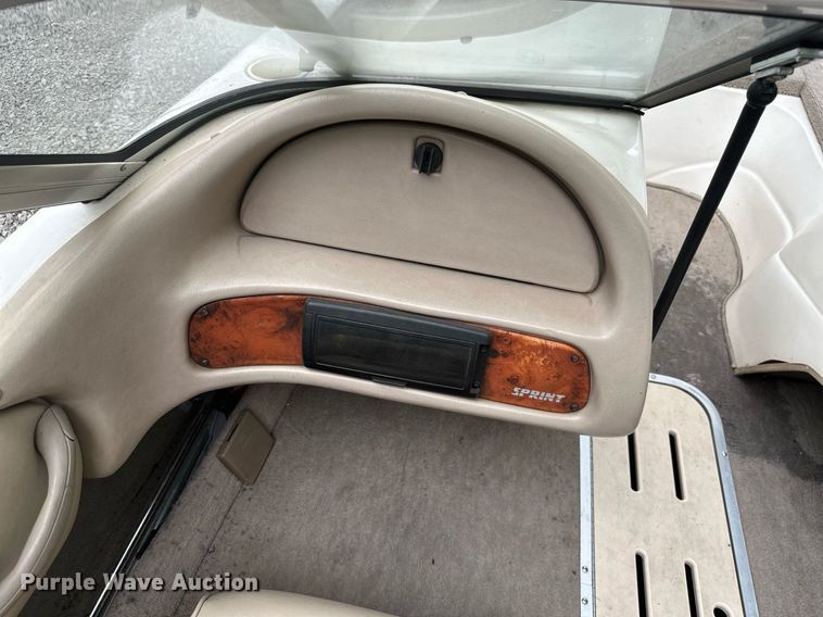 image for item MB9685 2001 Sprint 289FS  boat