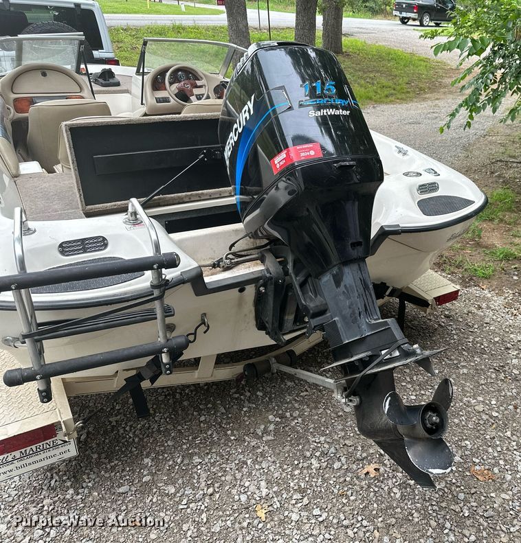 image for item MB9685 2001 Sprint 289FS  boat