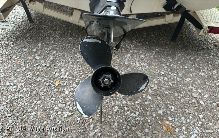 image for item MB9685 2001 Sprint 289FS  boat