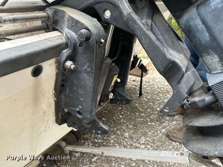 image for item MB9685 2001 Sprint 289FS  boat