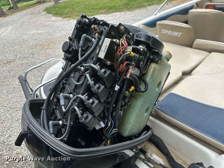 image for item MB9685 2001 Sprint 289FS  boat