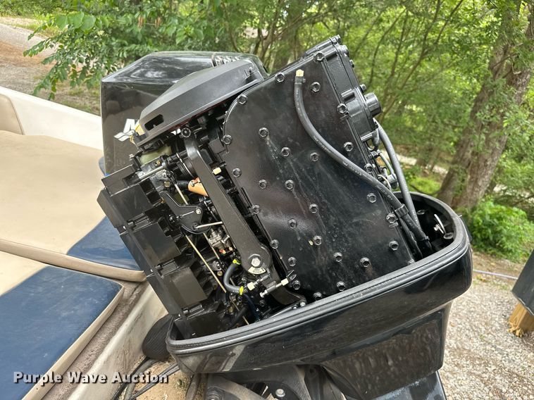 image for item MB9685 2001 Sprint 289FS  boat