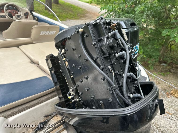 image for item MB9685 2001 Sprint 289FS  boat