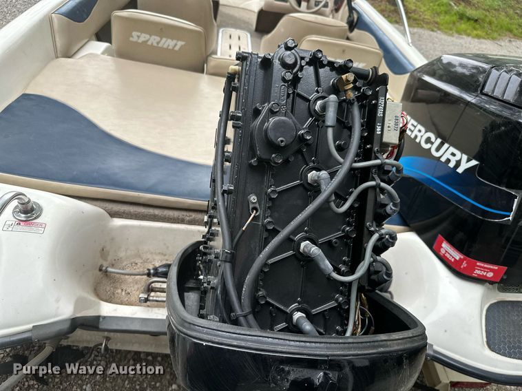 image for item MB9685 2001 Sprint 289FS  boat