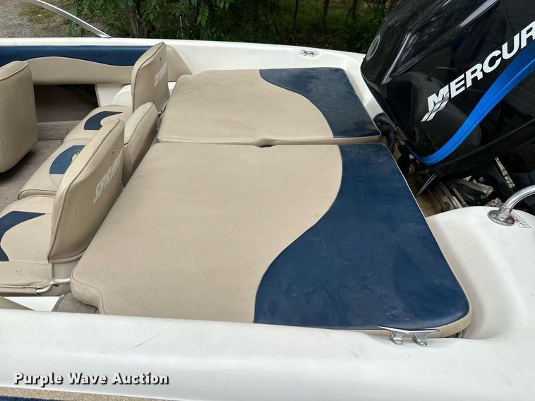 image for item MB9685 2001 Sprint 289FS  boat