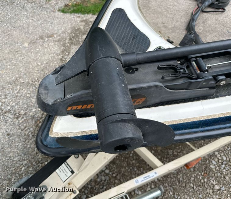 image for item MB9685 2001 Sprint 289FS  boat