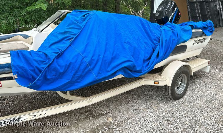 image for item MB9685 2001 Sprint 289FS  boat