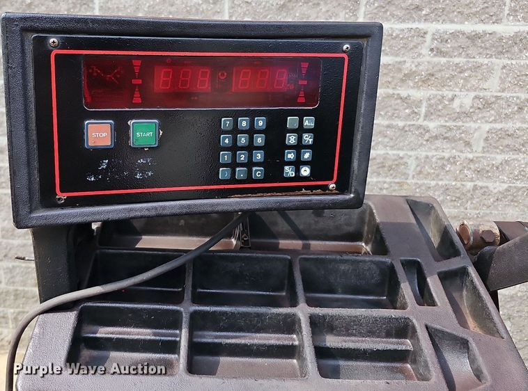 image for item MD9901 (2) Wheel balancers