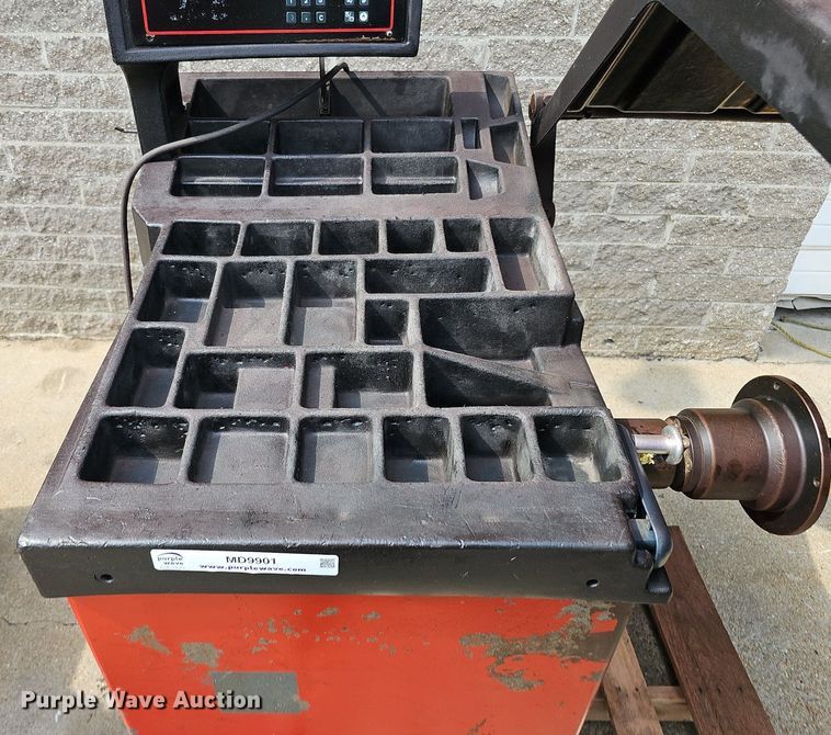 image for item MD9901 (2) Wheel balancers