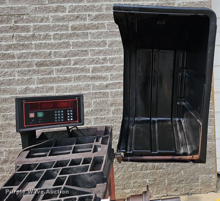 image for item MD9901 (2) Wheel balancers