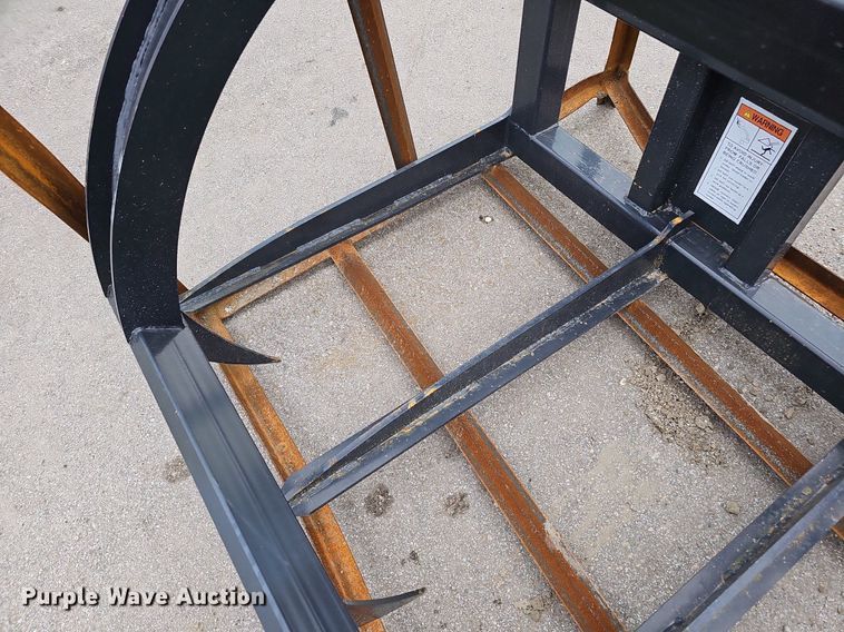 image for item MD9909 2023 Wolverine BG-13-72W  skid steer grapple bucket